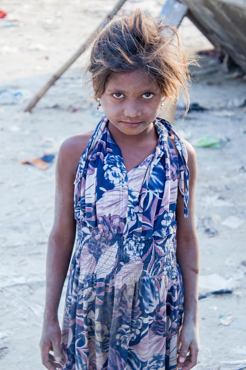 girl, child, kid, homeless, poverty, female, indian, allahabad, hunger, hindu, prayag